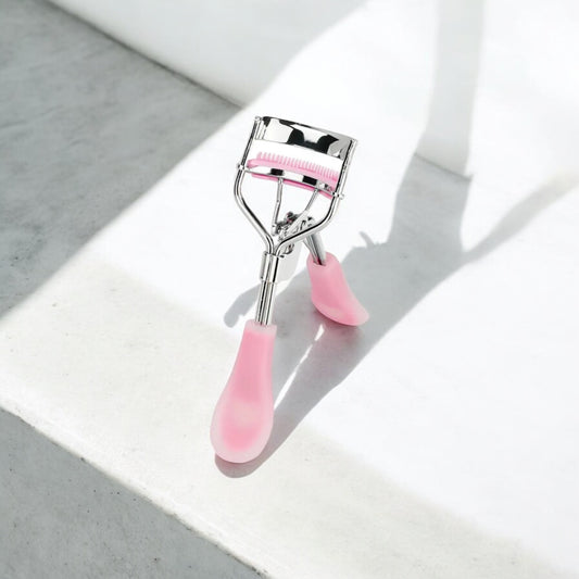 Eyelash Curler – Effortless Lifting for Stunning Lashes!