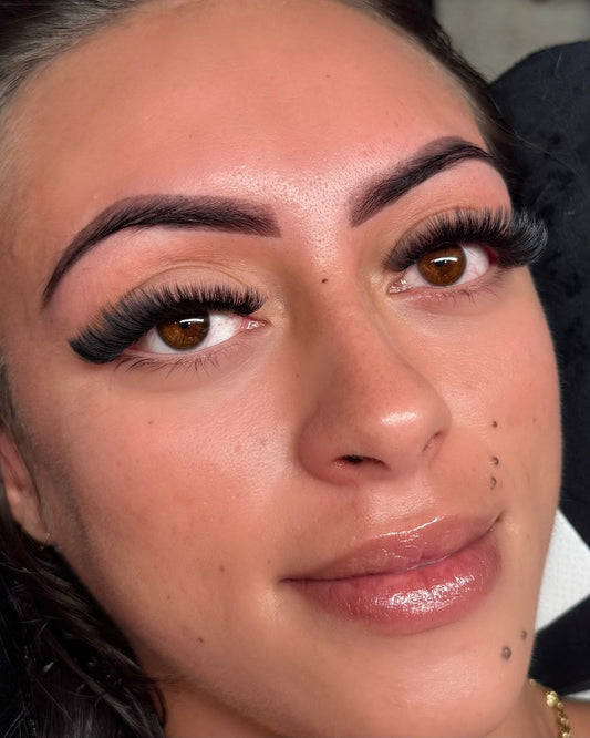 Short Stem - 9D - 0.05 - C Curl - Meraki Lashes and Beauty