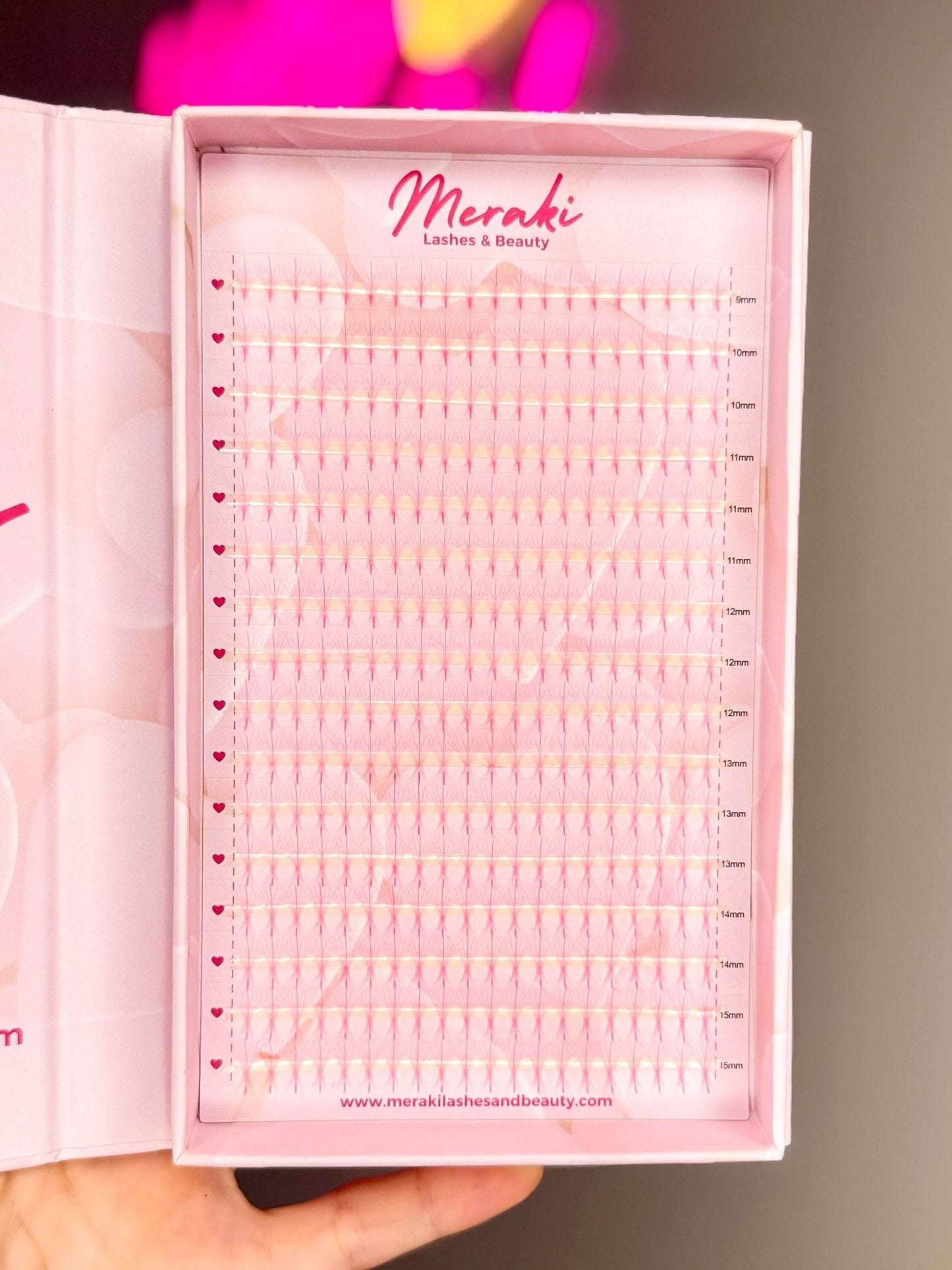 7D Neon Wispy Pointy Premade Fans - Meraki Lashes and Beauty