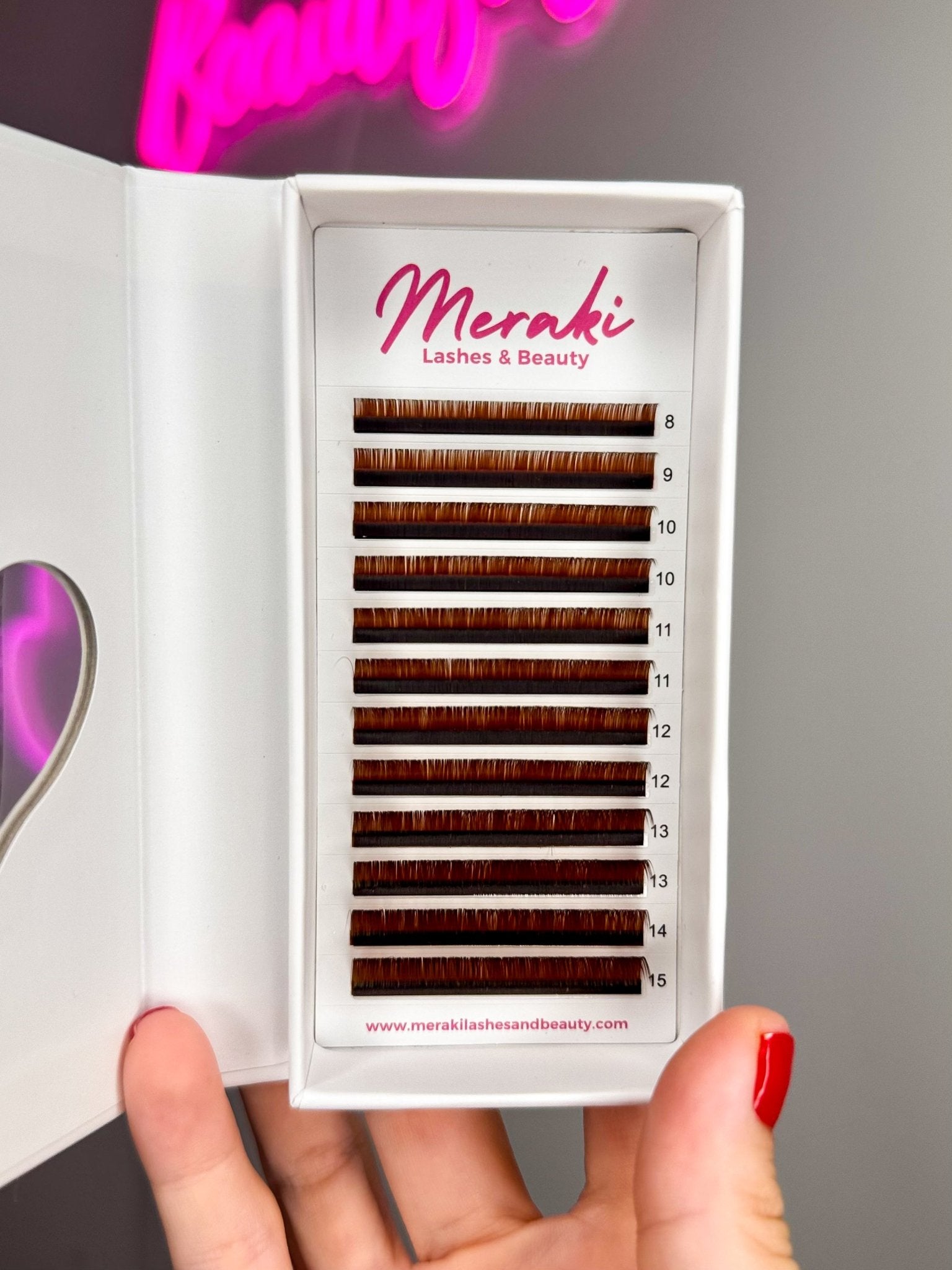 Medium Brown D Curl 0.05 Volume Lashes - Meraki Lashes and Beauty