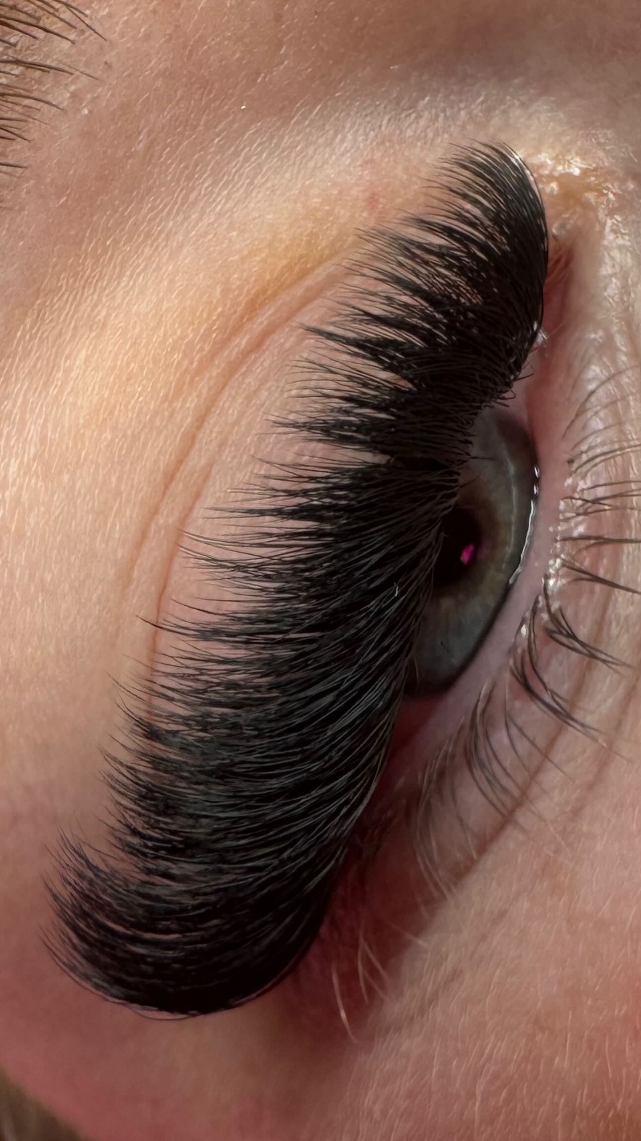 8D - D Curl - 0.05 - Pointy Stem - Double Layer - Meraki Lashes and Beauty