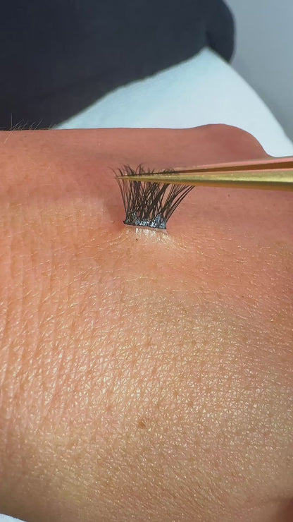 DIY Press On, 30+ Pre Glued Lash Clusters & Applicator — Full Volume Style